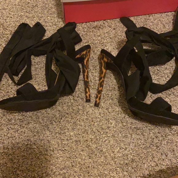 Strappy heels - Picture 4 of 5